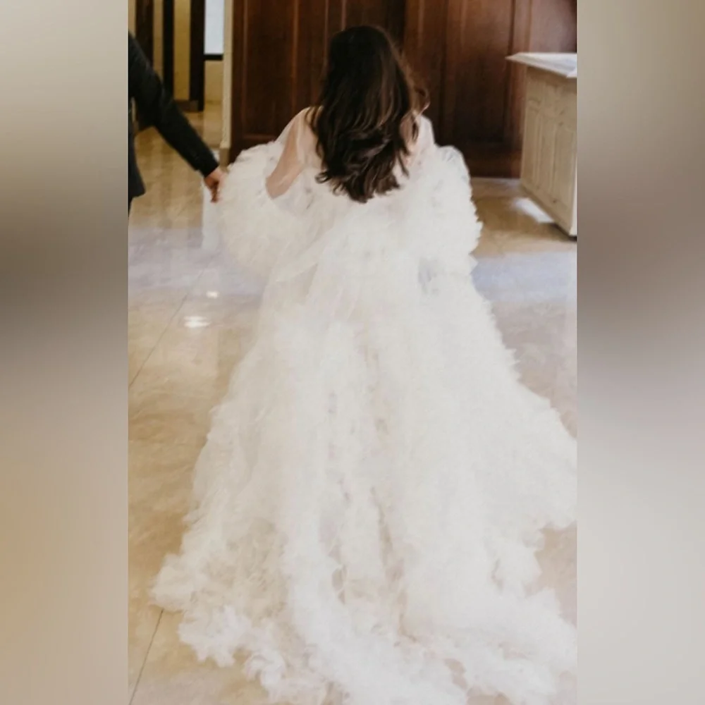Elegant White Bridal Robe with Ruffles - Picture 4 of 4